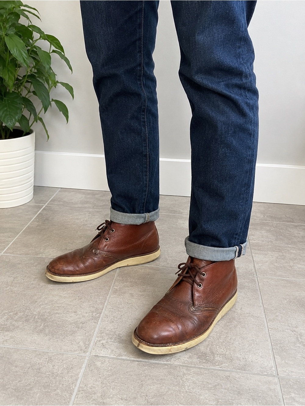 Red Wings Men's 8 E2  (3141) Brown Leather Chukka Boots - Classic Lace-Up Style.
